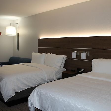 Holiday Inn Express & Suites - Tulare By Ihg Exteriör bild