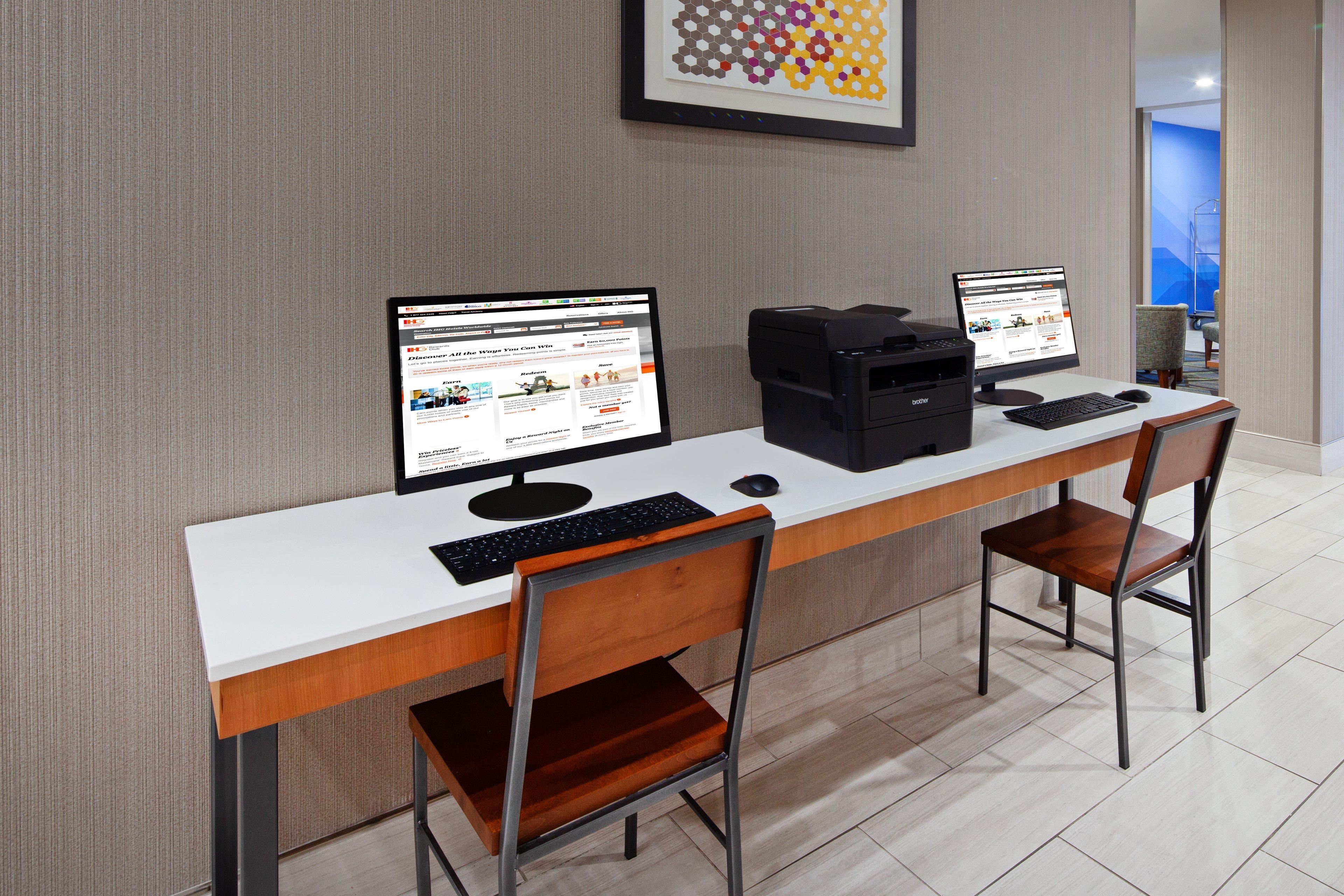 Holiday Inn Express & Suites - Tulare By Ihg Exteriör bild